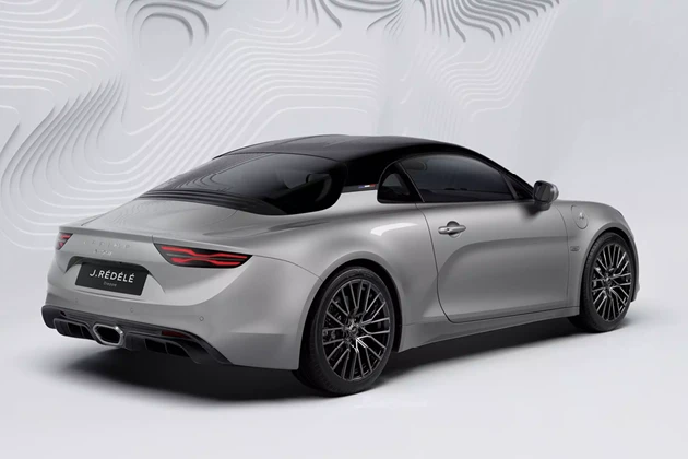 Limited-edition numbered plate, signed ‘J. Rédélé’